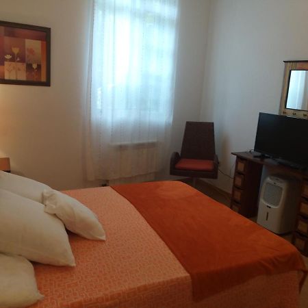 Apartamento Con Pequeno Jardin En El Centro Феррол Экстерьер фото